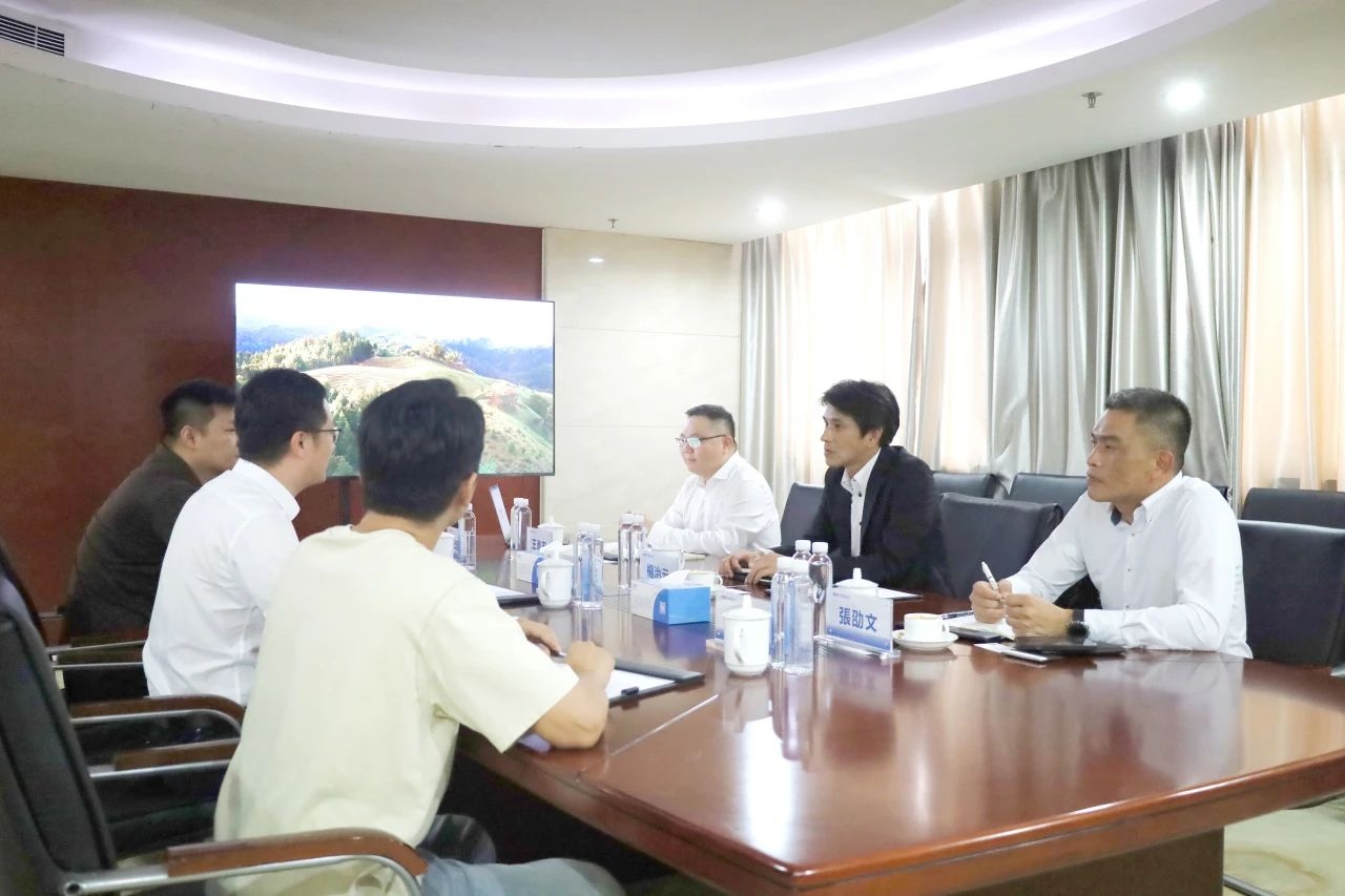 Mr.Zhiyuan Yang, General Manager of Dongguan Ruizhong New Materials Technology Co., Ltd, and his delegation visited Chengxing